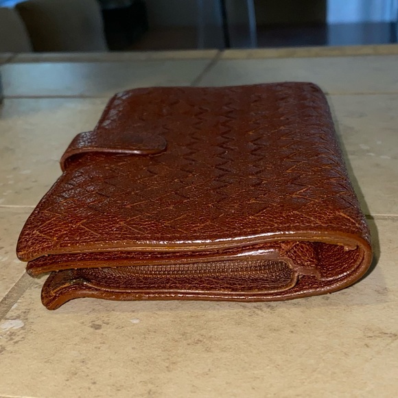 Authentic Bottega Veneta Wallet - Picture 4 of 10